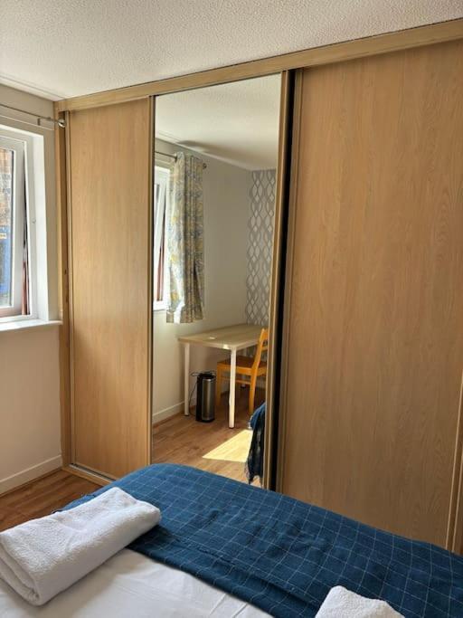 Quiet Central Apartment For Upto 4 People เอดินบะระ ภายนอก รูปภาพ